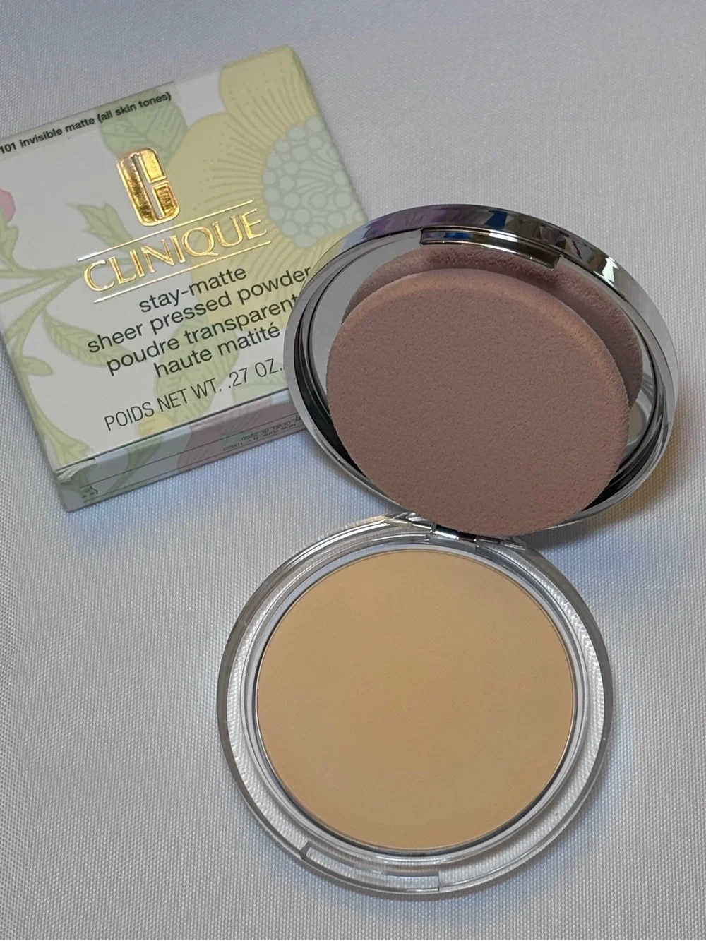 Clinique Stay Matte Sheer Pressed Powder 101 Invisible Matte (all skin tones)